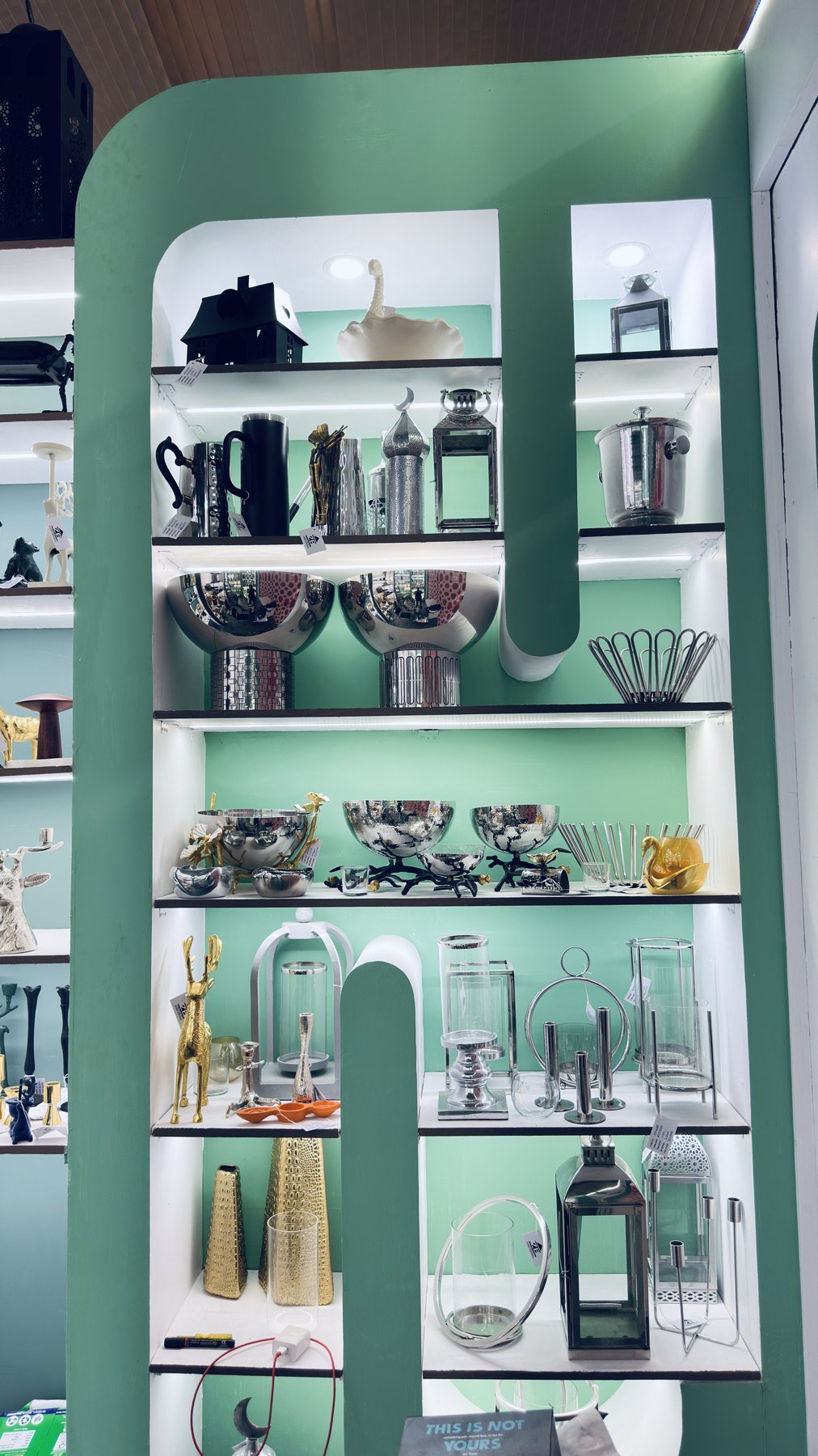 Lanterns, bowls & tabletop accents — Zahid Exports exhibition display