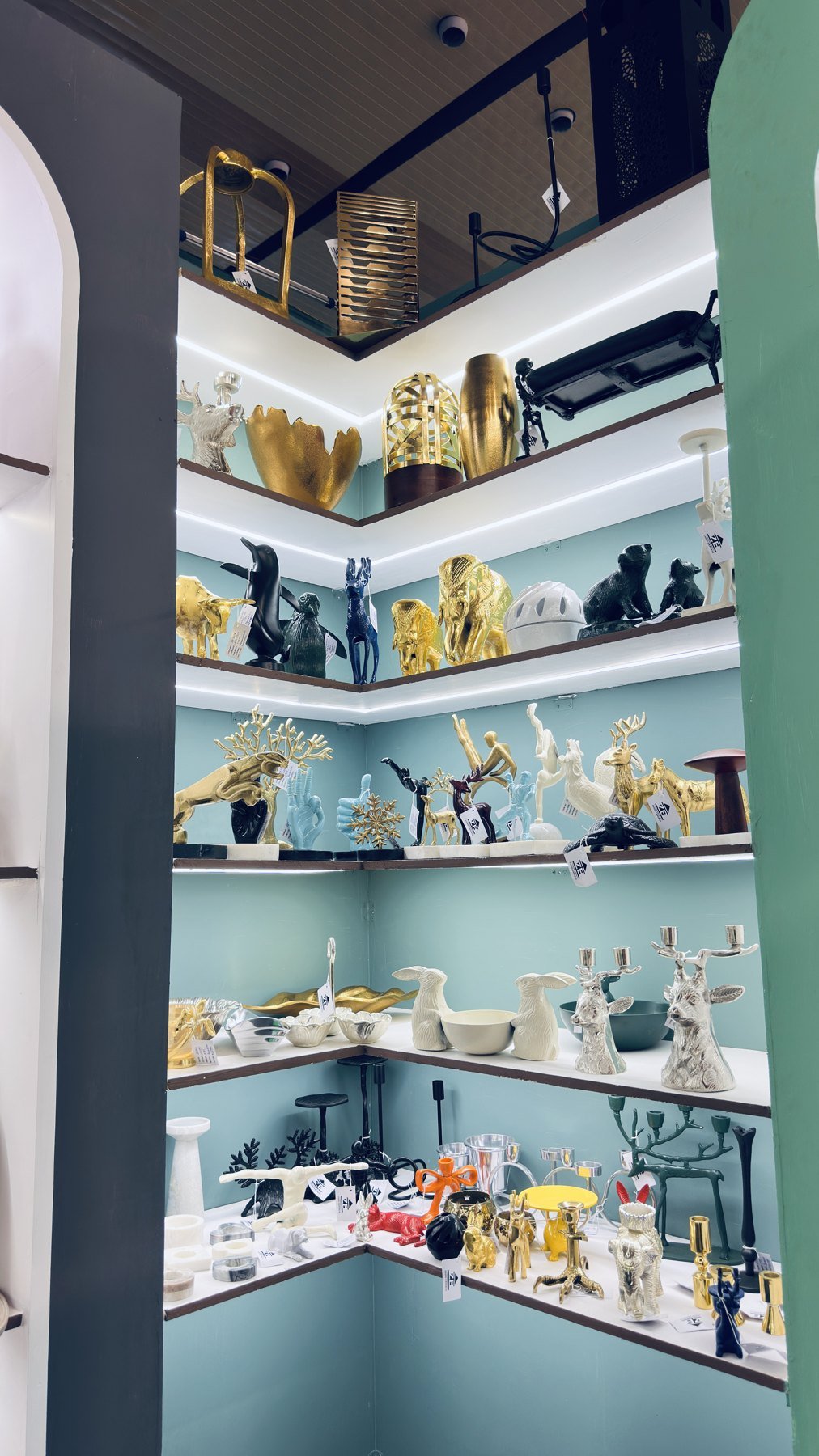 Sculptural home décor — Zahid Exports exhibition display