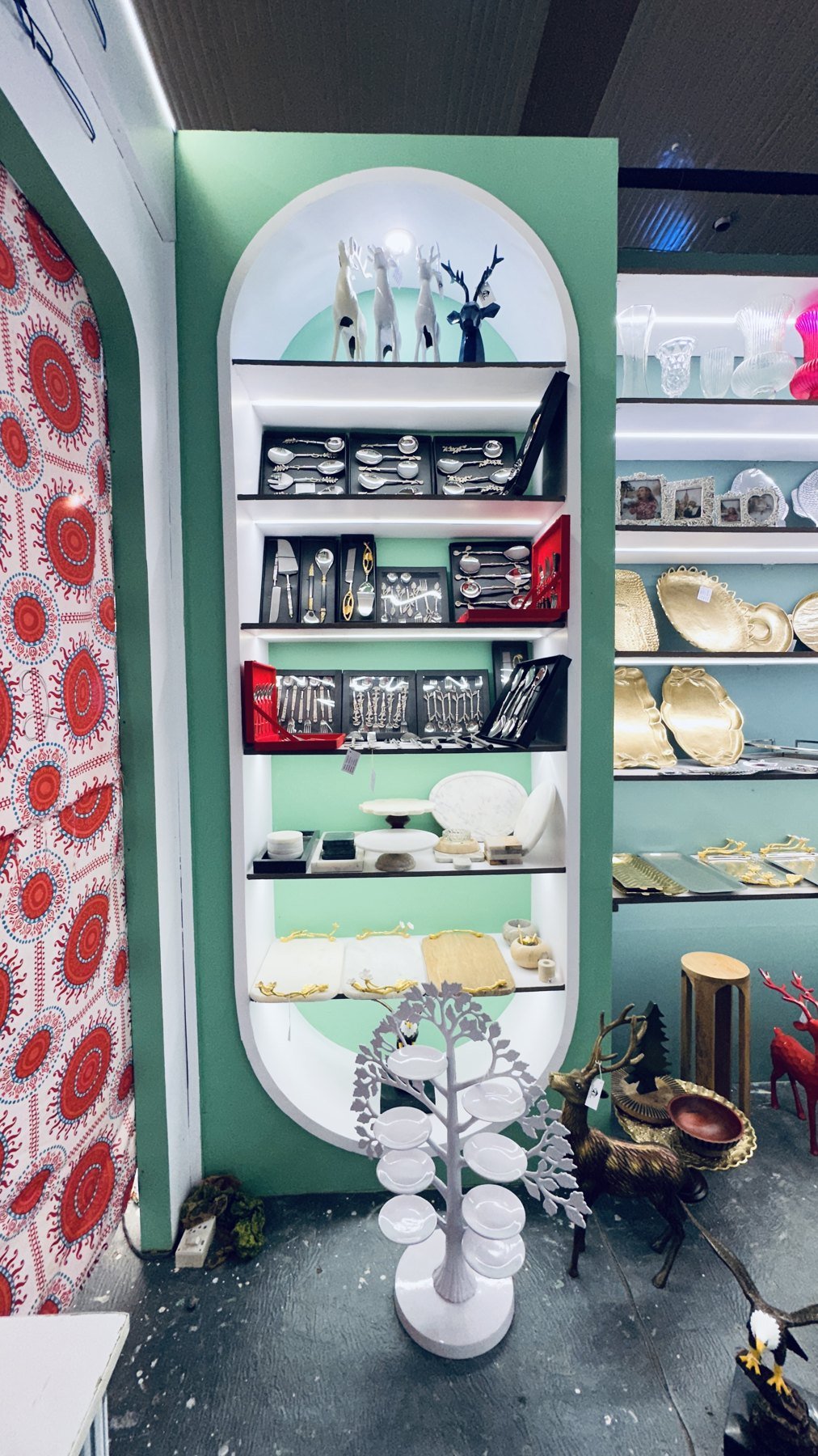 Tableware & finishing touches — Zahid Exports exhibition display